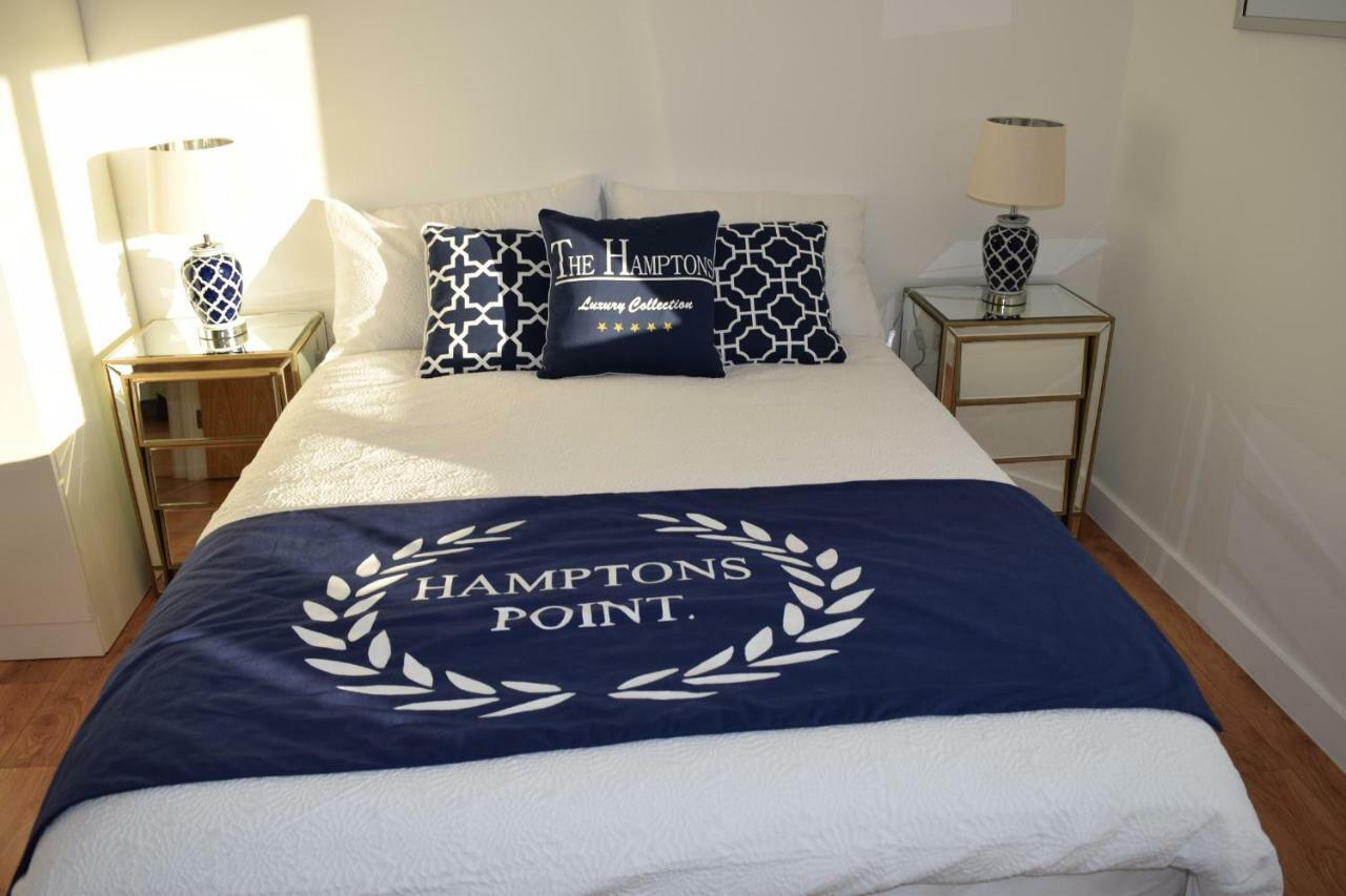 Hamptons Point Lägenhet Enfield Exteriör bild